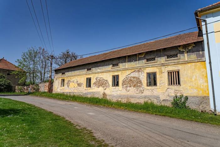 Prodej obchodního prostoru, Chrášťany, 105 m2