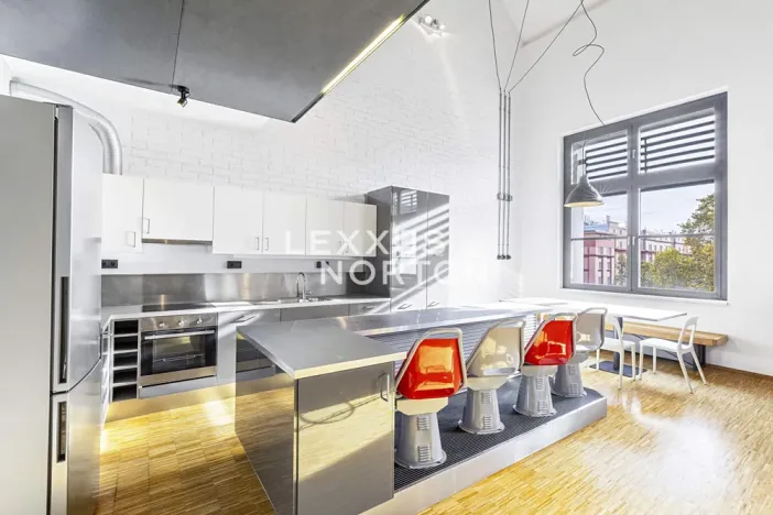 Pronájem atypického bytu, Praha - Holešovice, Na Maninách, 146 m2