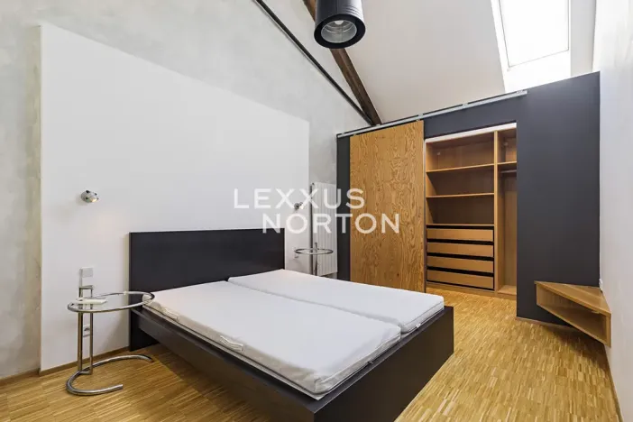 Pronájem atypického bytu, Praha - Holešovice, Na Maninách, 146 m2