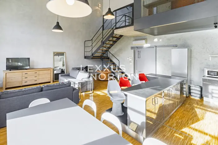 Pronájem atypického bytu, Praha - Holešovice, Na Maninách, 146 m2