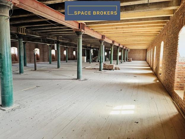 Pronájem kanceláře, Praha, Údolní, 2500 m2