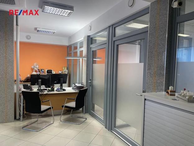 Pronájem kanceláře, Kladno, Osvoboz. pol. vězňů, 183 m2