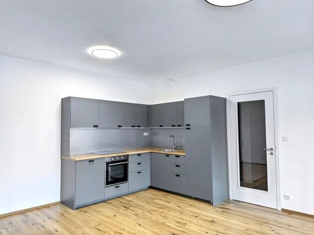 Prodej bytu 2+kk, Praha, 56 m2