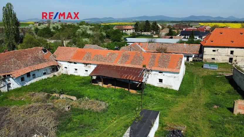 Prodej zemědělské usedlosti, Počedělice, 2500 m2