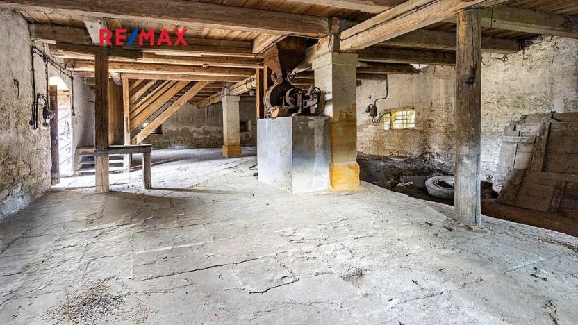 Prodej zemědělské usedlosti, Počedělice, 2500 m2