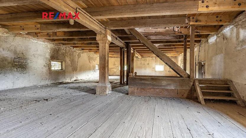 Prodej zemědělské usedlosti, Počedělice, 2500 m2