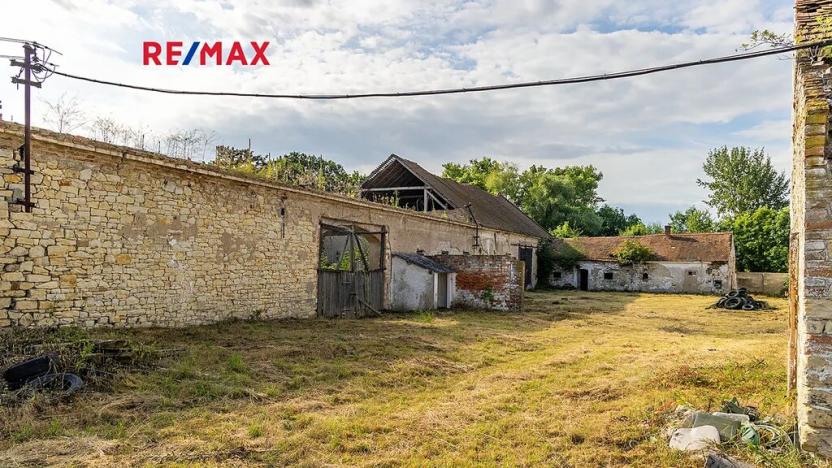 Prodej zemědělské usedlosti, Počedělice, 2500 m2