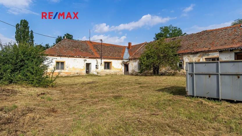 Prodej zemědělské usedlosti, Počedělice, 2500 m2