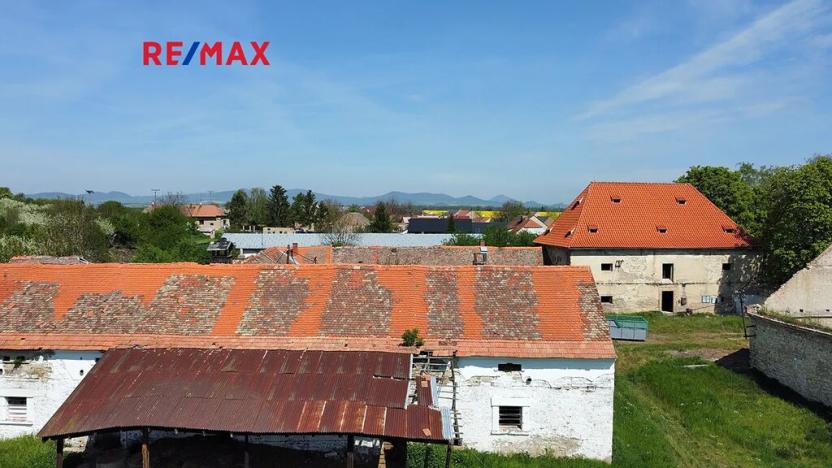 Prodej zemědělského objektu, Počedělice, 2500 m2