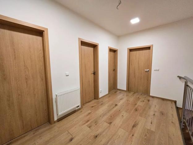 Prodej rodinného domu, Praha - Dolní Měcholupy, U svornosti, 154 m2