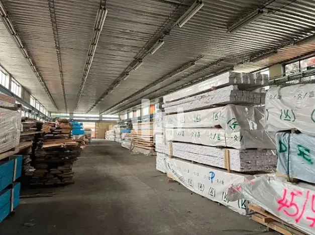 Pronájem skladu, Plzeň, Libušínská, 7000 m2