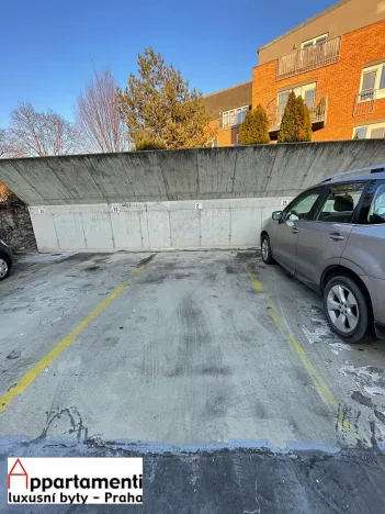 Pronájem garážového stání, Praha - Uhříněves, Vlasty Průchové, 12 m2