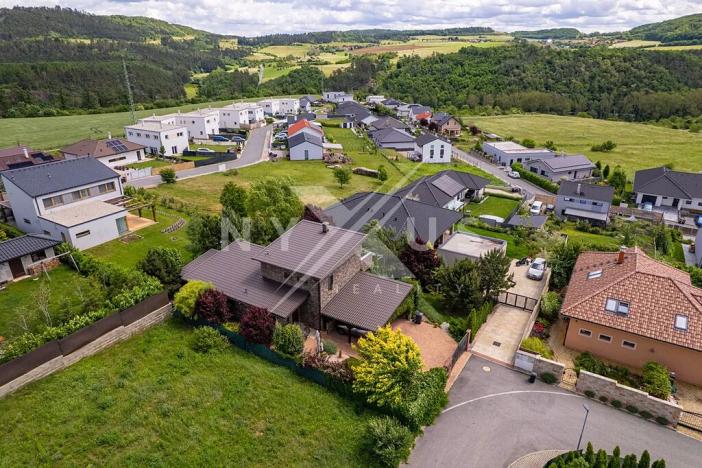 Prodej rodinného domu, Králův Dvůr, Na Vinohradech, 103 m2