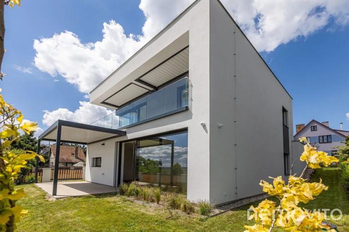 Prodej vily, Praha - Dolní Počernice, V padolině, 280 m2