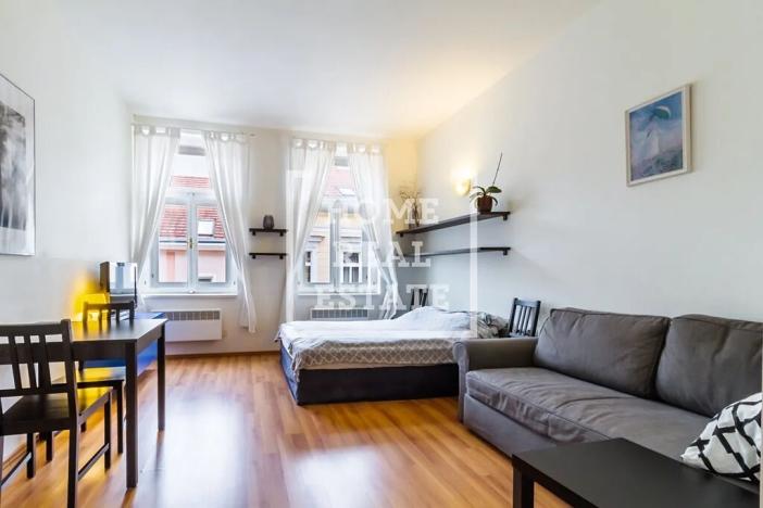 Pronájem bytu 1+kk, Praha - Žižkov, Jeronýmova, 35 m2