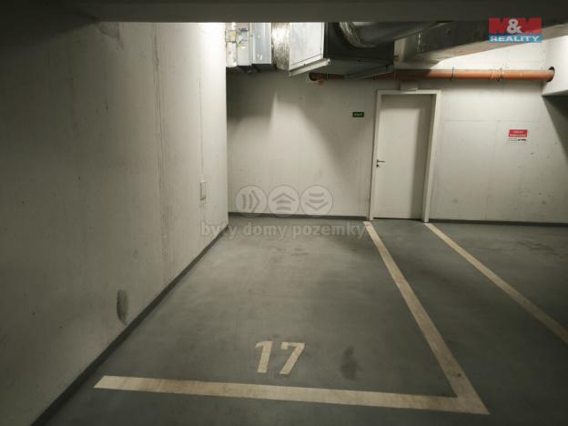 Pronájem garážového stání, Karlovy Vary, Divadelní náměstí, 19 m2