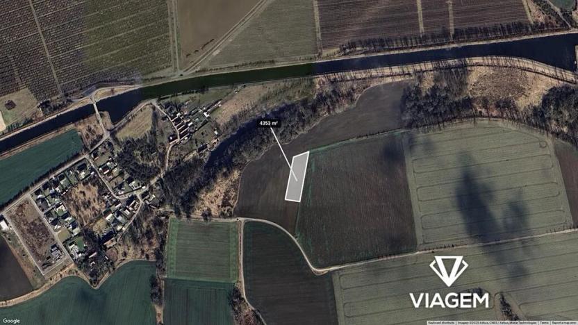 Prodej podílu pole, Lužec nad Vltavou, 408 m2