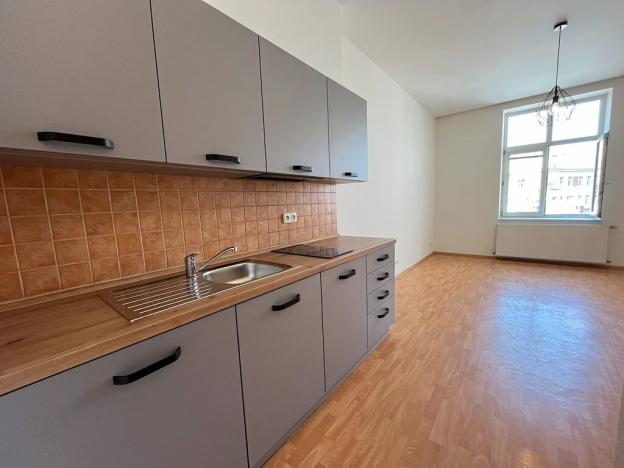 Pronájem bytu 1+kk, Opava, náměstí Republiky, 24 m2