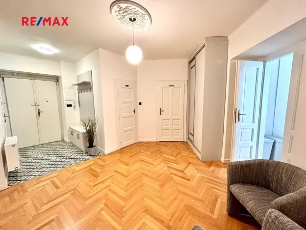 Pronájem kanceláře, Praha - Vinohrady, Kolínská, 127 m2