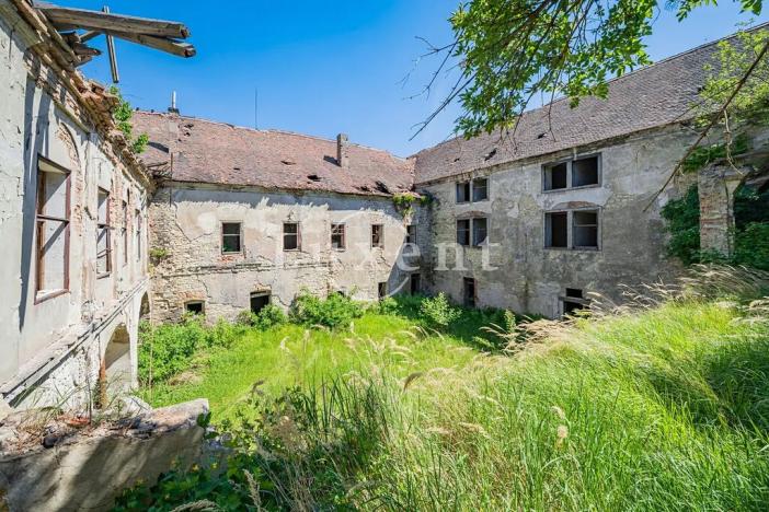 Prodej komerční nemovitosti, Vršovice, 5100 m2