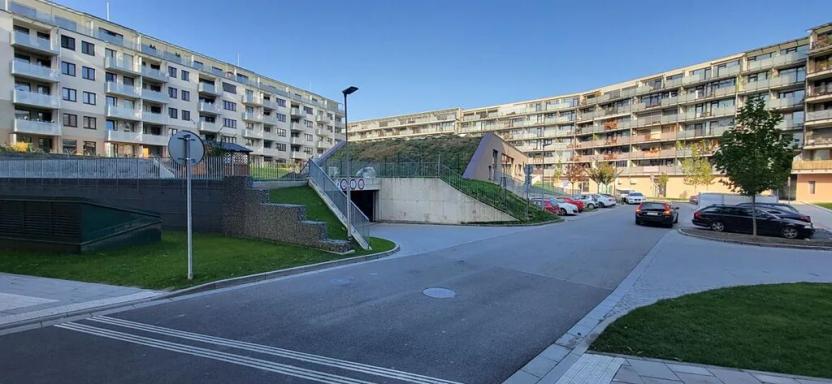 Pronájem garážového stání, Olomouc, Šantova, 13 m2