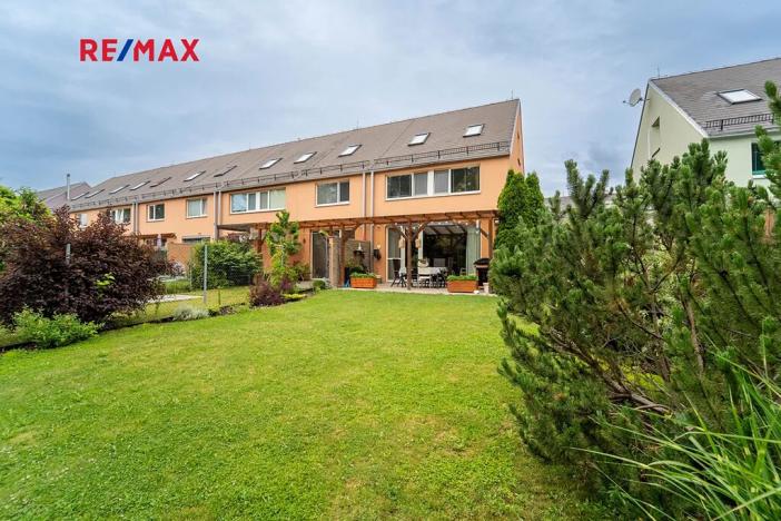 Prodej rodinného domu, Nupaky, K Parku, 156 m2