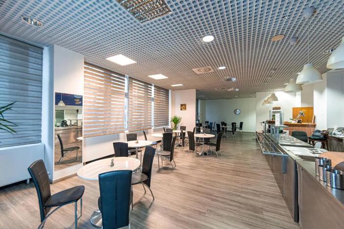 Pronájem kanceláře, Praha - Vysočany, Freyova, 276 m2