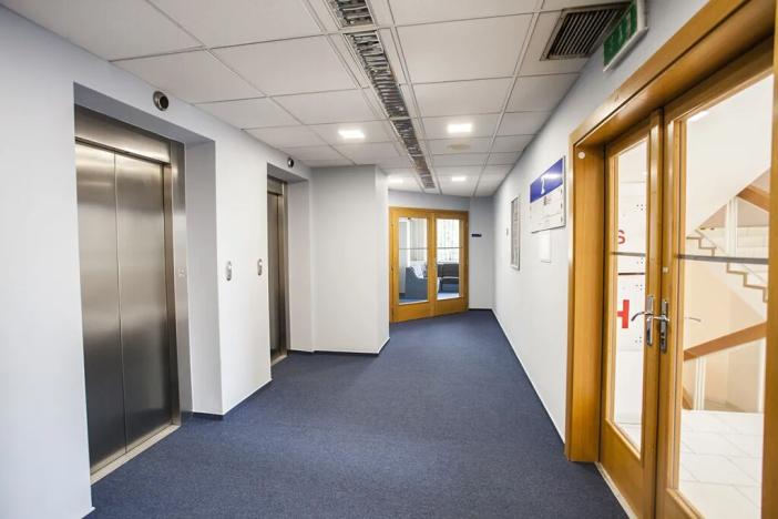 Pronájem kanceláře, Praha - Vysočany, Freyova, 276 m2