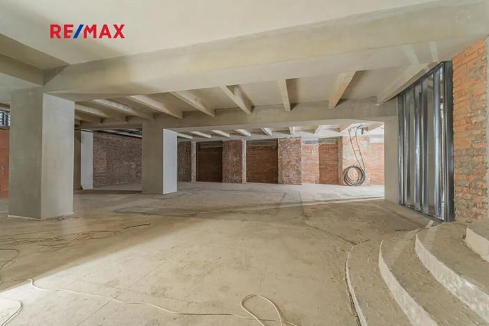 Pronájem obchodního prostoru, Praha - Nové Město, Hybernská, 526 m2