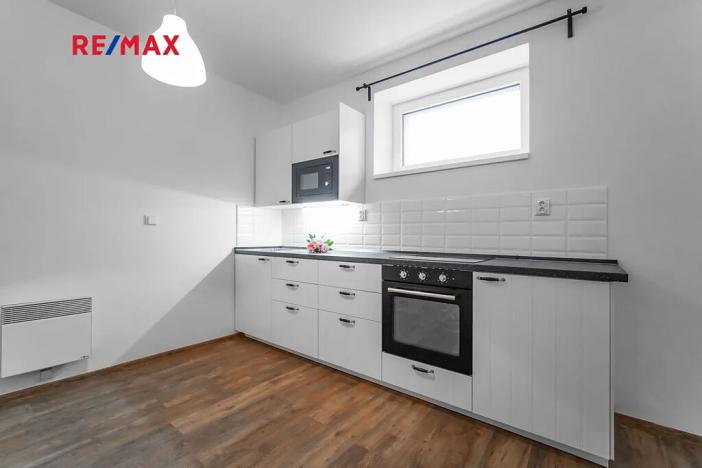 Pronájem bytu 1+kk, Praha - Holešovice, Ortenovo náměstí, 50 m2