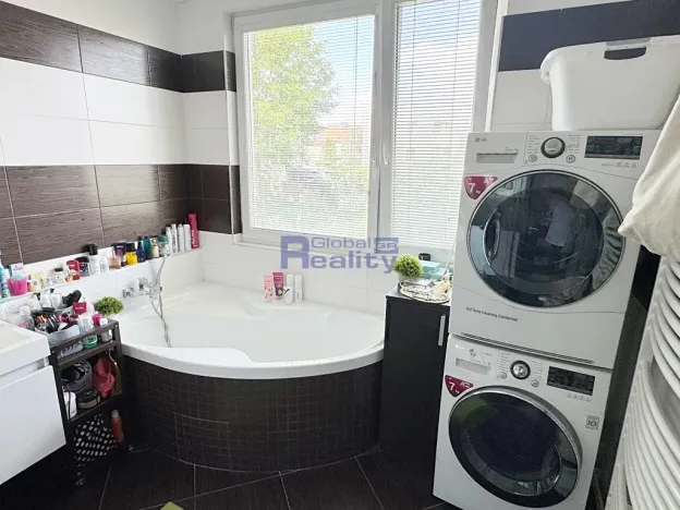 Prodej bytu 4+kk, Pardubice, Na Rybníčkách, 85 m2