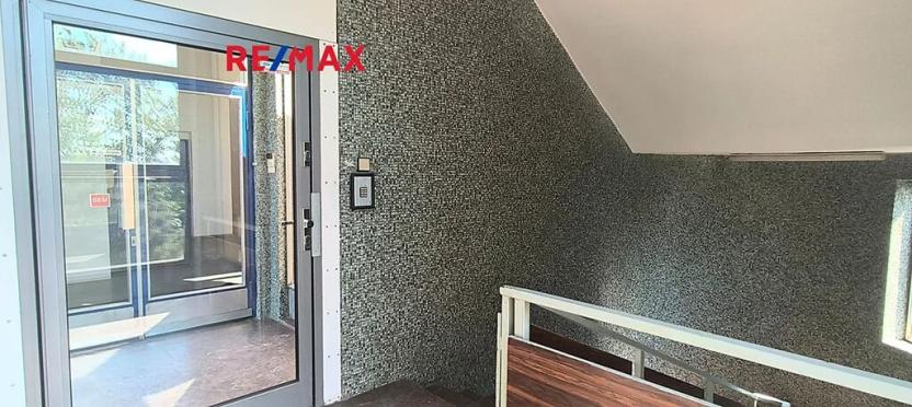 Pronájem kanceláře, Praha - Kobylisy, Horňátecká, 72 m2