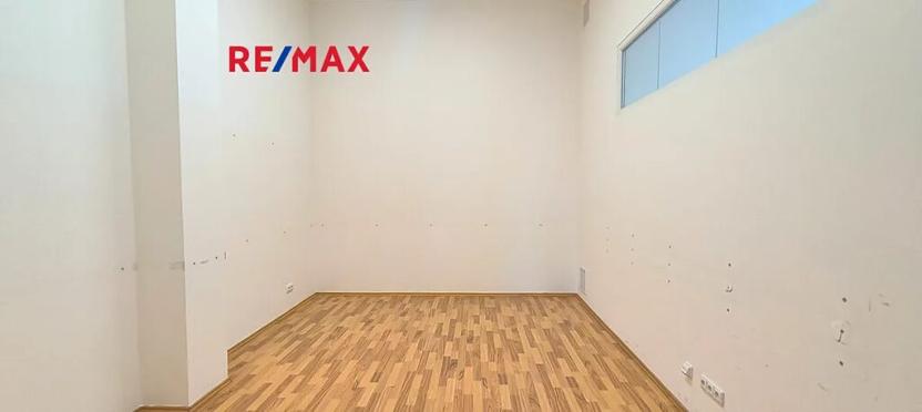 Pronájem kanceláře, Praha - Kobylisy, Horňátecká, 19 m2