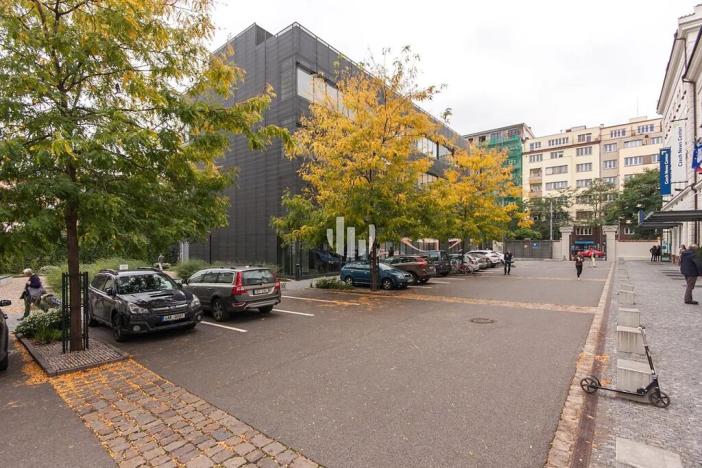 Pronájem kanceláře, Praha - Holešovice, U průhonu, 774 m2
