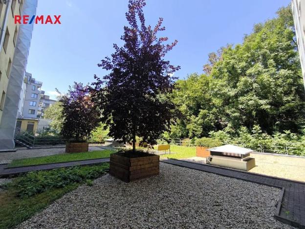 Prodej bytu 2+kk, Praha - Libeň, V zahradách, 60 m2