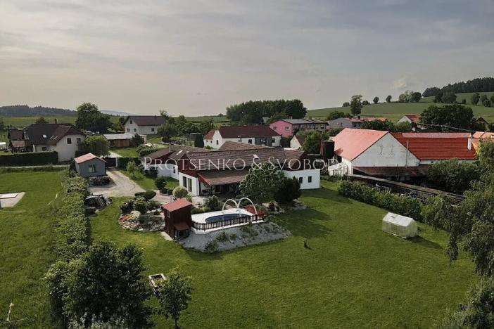 Prodej rodinného domu, Trhové Sviny, 379 m2