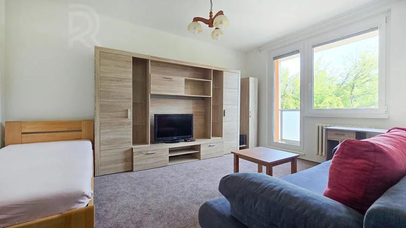 Pronájem bytu 1+1, Praha - Letňany, Dobratická, 31 m2