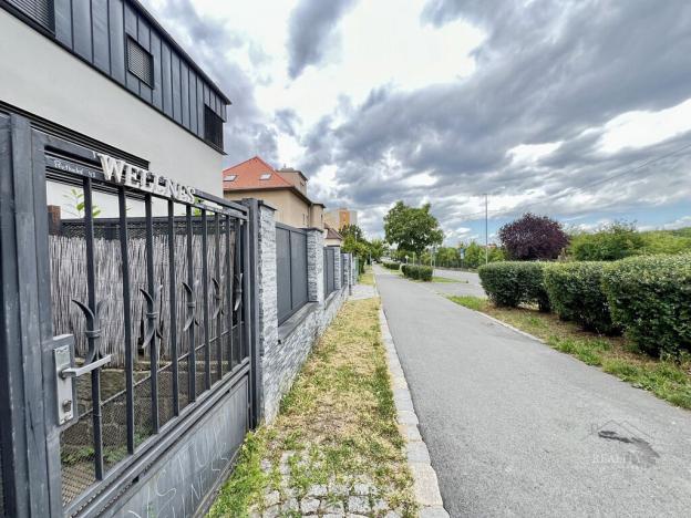 Pronájem obchodního prostoru, Praha - Strašnice, Přetlucká, 130 m2