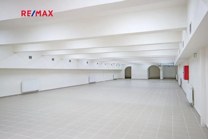 Prodej obchodního prostoru, Kladno, U tržnice, 460 m2