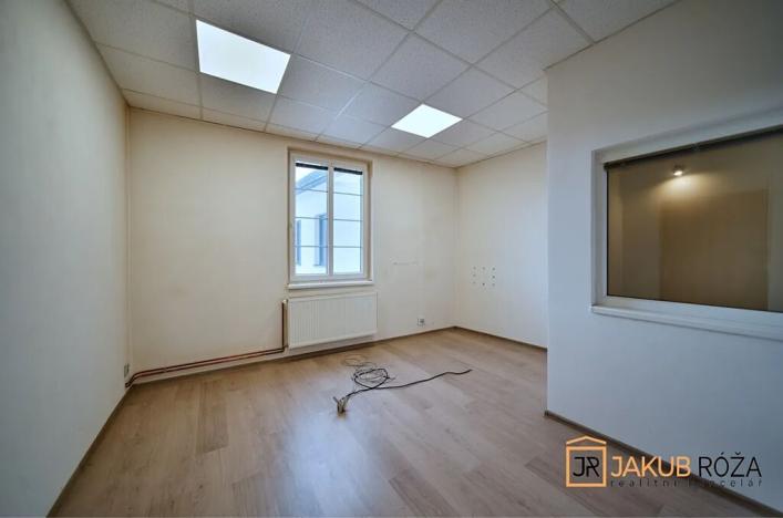 Pronájem kanceláře, Vrchlabí, Na bělidle, 159 m2