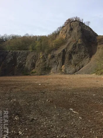 Prodej komerční nemovitosti, Prackovice nad Labem, 91000 m2