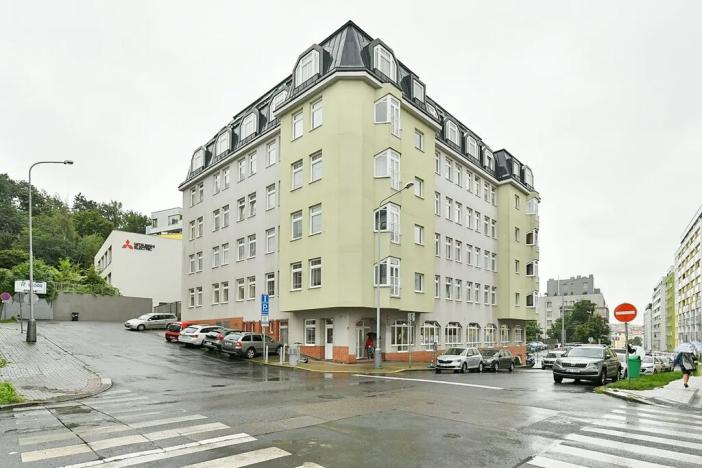 Pronájem kanceláře, Praha - Žižkov, Jeseniova, 79 m2