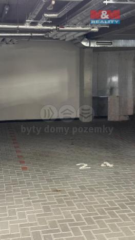 Pronájem garážového stání, Olomouc, Schweitzerova, 16 m2