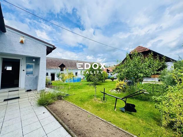 Prodej rodinného domu, Chrást, 280 m2