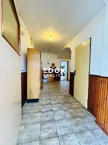 Prodej rodinného domu, Chrást, 280 m2