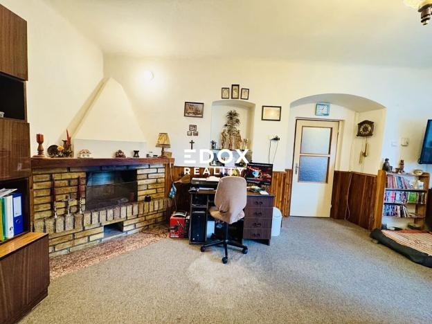 Prodej rodinného domu, Chrást, 280 m2