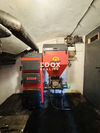 Prodej rodinného domu, Chrást, 280 m2