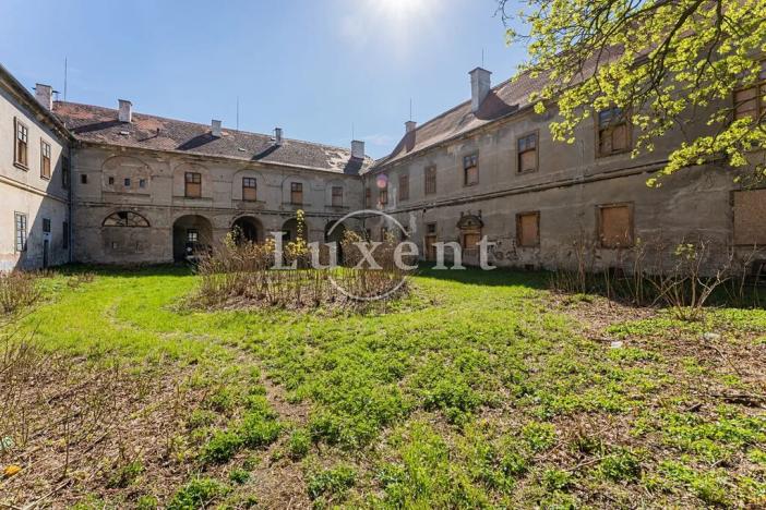 Prodej komerční nemovitosti, Cítoliby, Tyršovo náměstí, 3786 m2