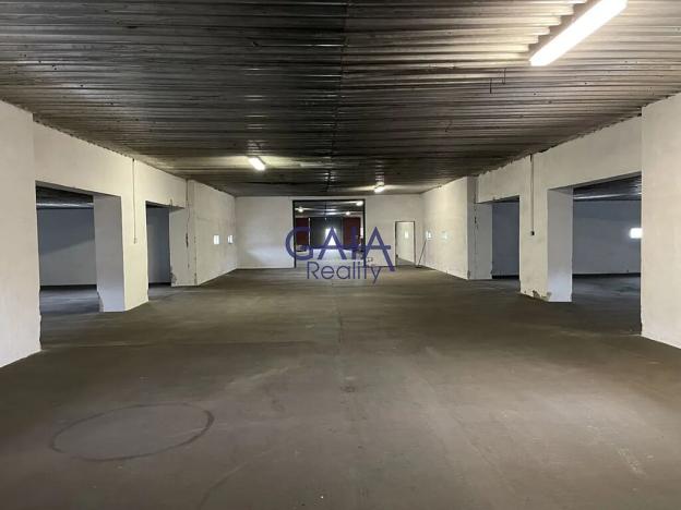 Pronájem skladu, Hovorany, 2105 m2