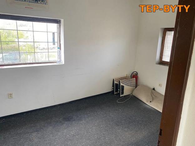 Prodej obchodního prostoru, Bystřany, 831 m2